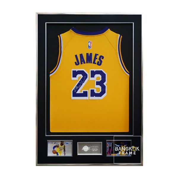 กรอบรูปโชว์เสื้อที่ระลึก